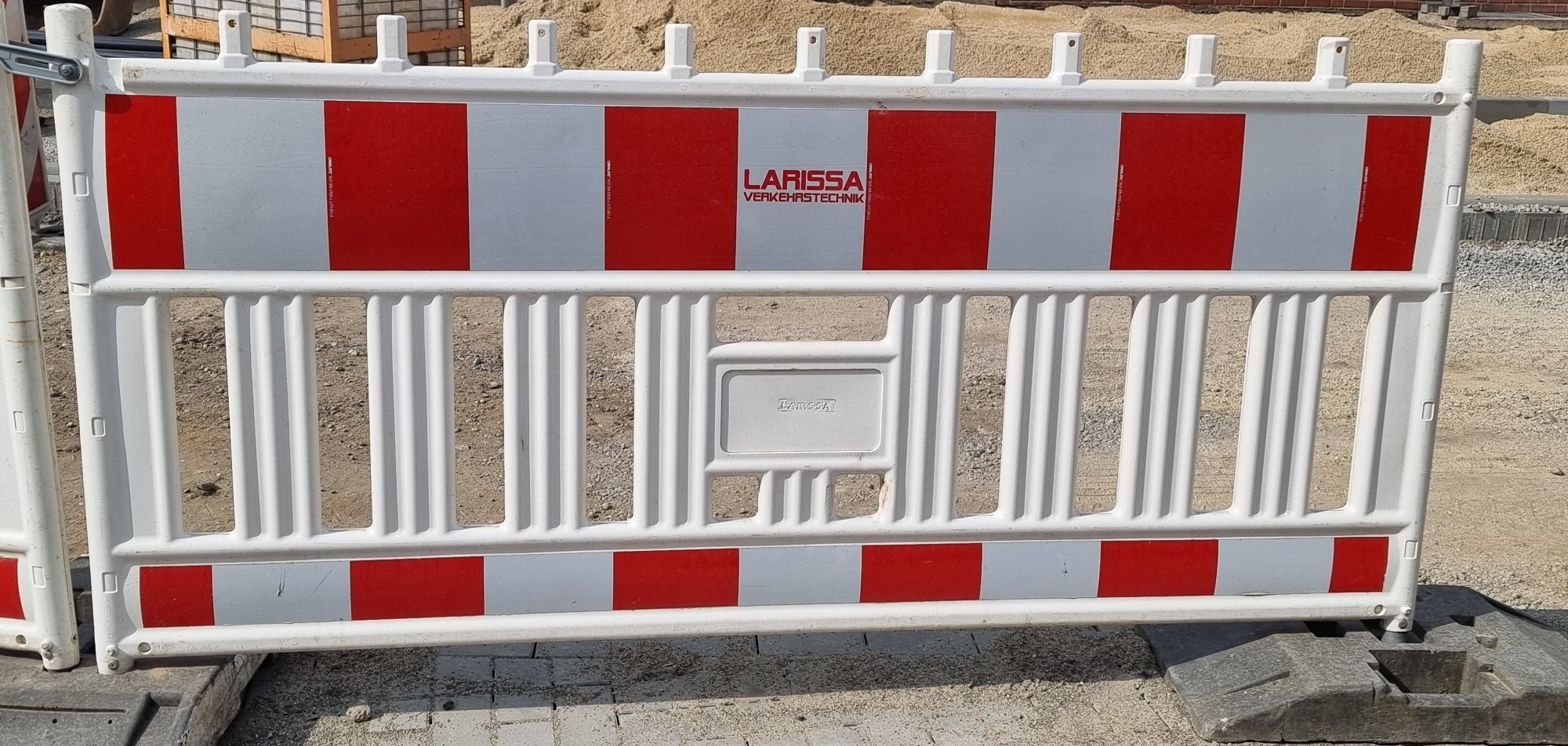 Baustellenabsperrung auf einer Straße
