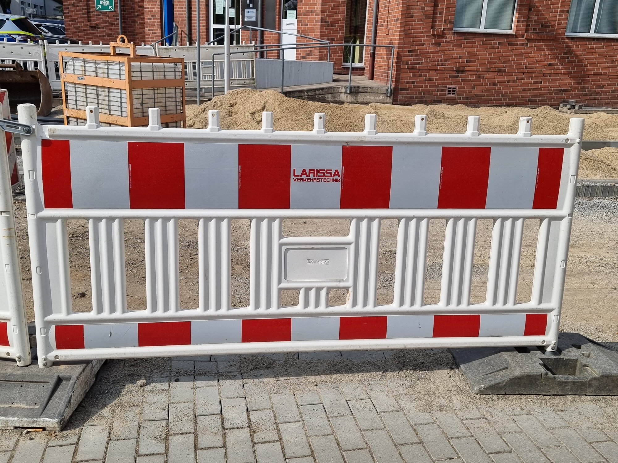 Baustellenabsperrung auf einer Straße