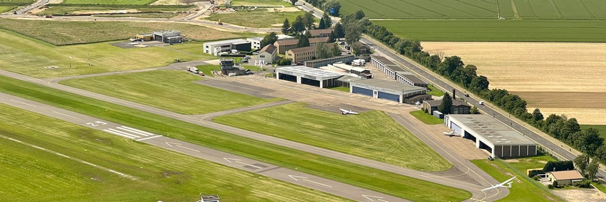 Landebahn am Forschungsflugplatz Würselen Aachen Luftbild von der Landebahn am Forschungsflugplatz Würselen Aachen.
