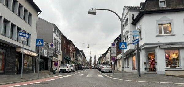 Kaiserstraße in Würselen mit Blickrichtung vom Würselener Markt.