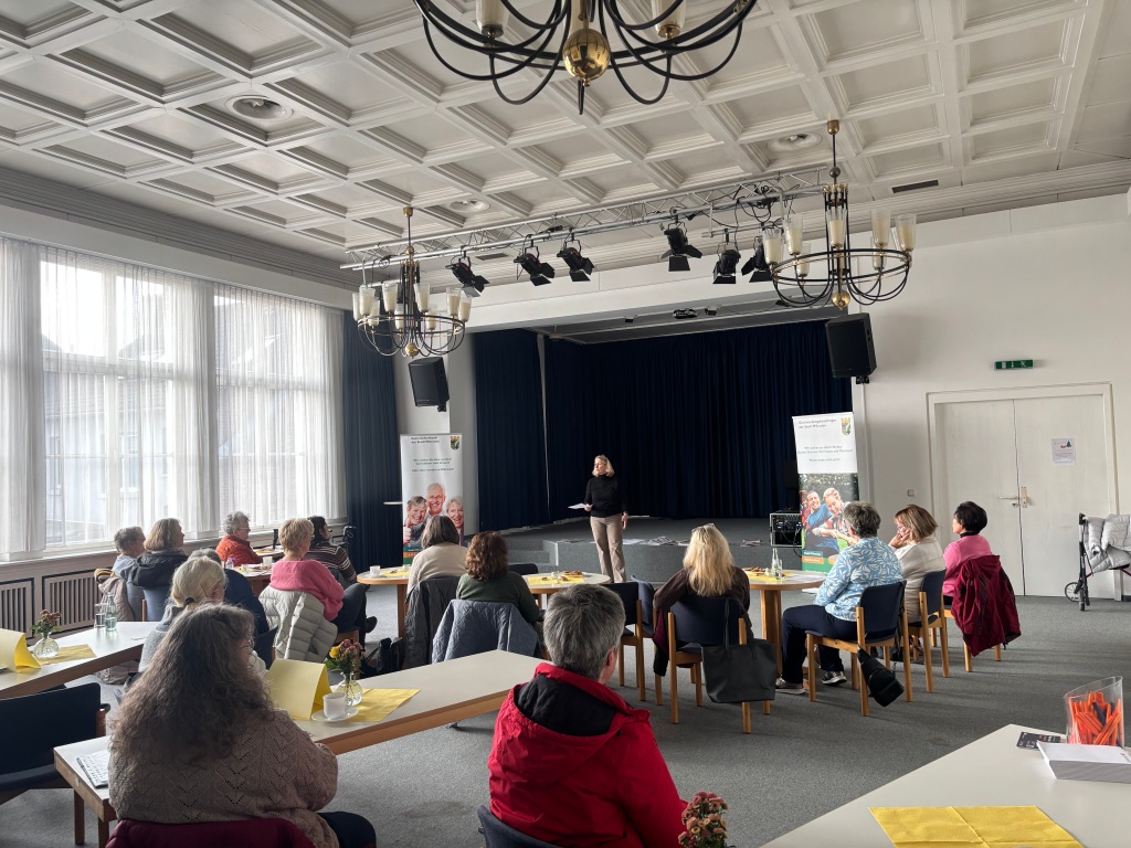 Besondere Veranstaltung in Würselen zu Bedürfnissen von Seniorinnen.