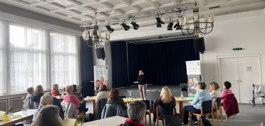 Besondere Veranstaltung in Würselen zu Bedürfnissen von Seniorinnen.