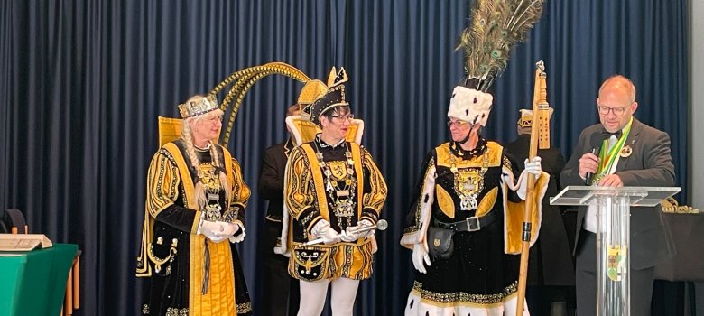 Das 4x11-jährige Bestehen in dieser Session wird durch ein rein weibliches Dreigestirn begangen.