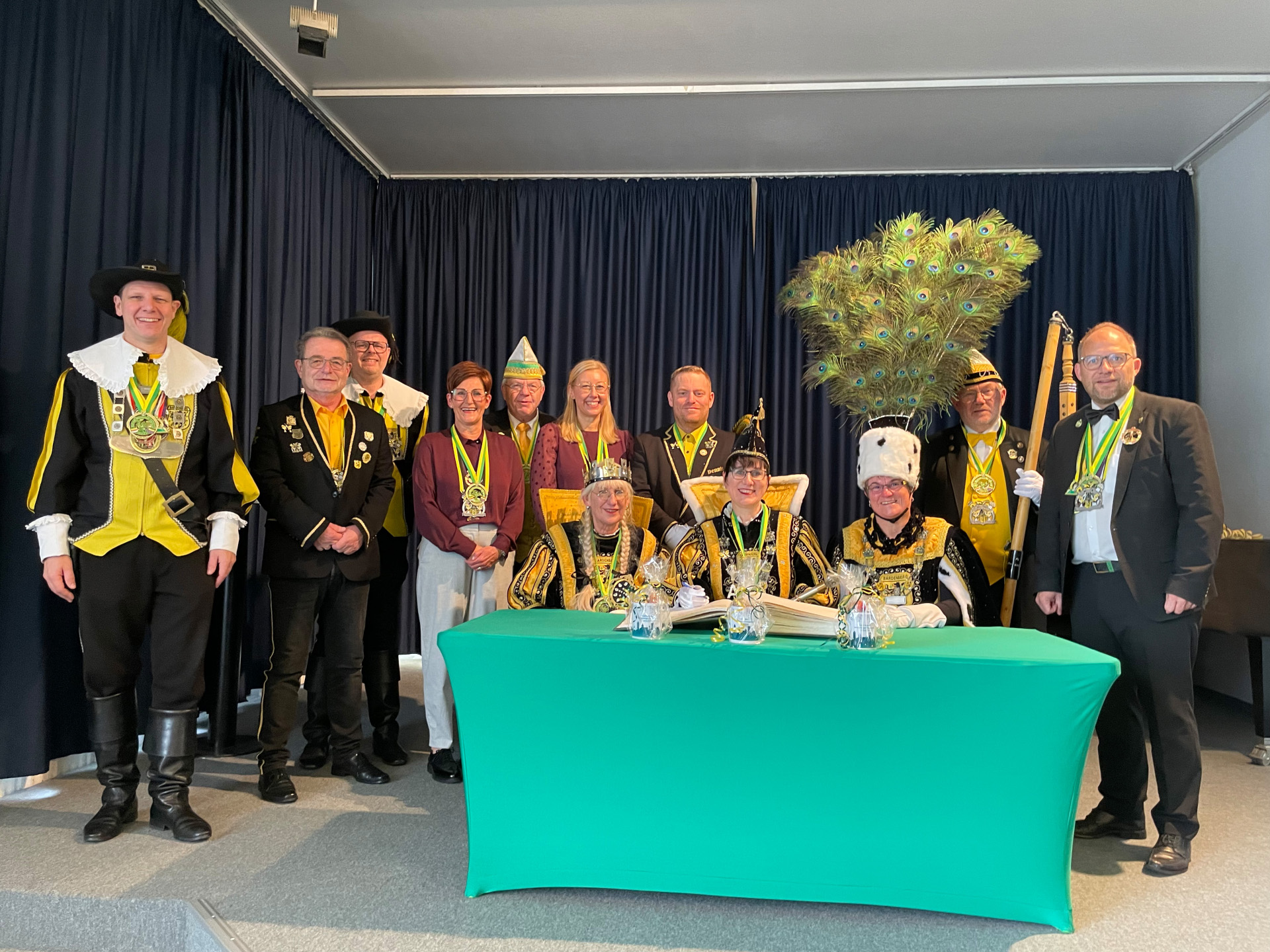 Der Eintrag in das Goldene Buch der Stadt Würselen bildet den Höhepunkt der Veranstaltung.