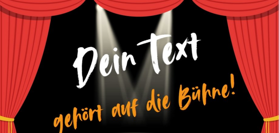 Bühne mit rotem Vorhang und Scheinwerferlicht