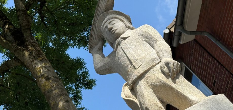 und Figur des Pritschenjungen