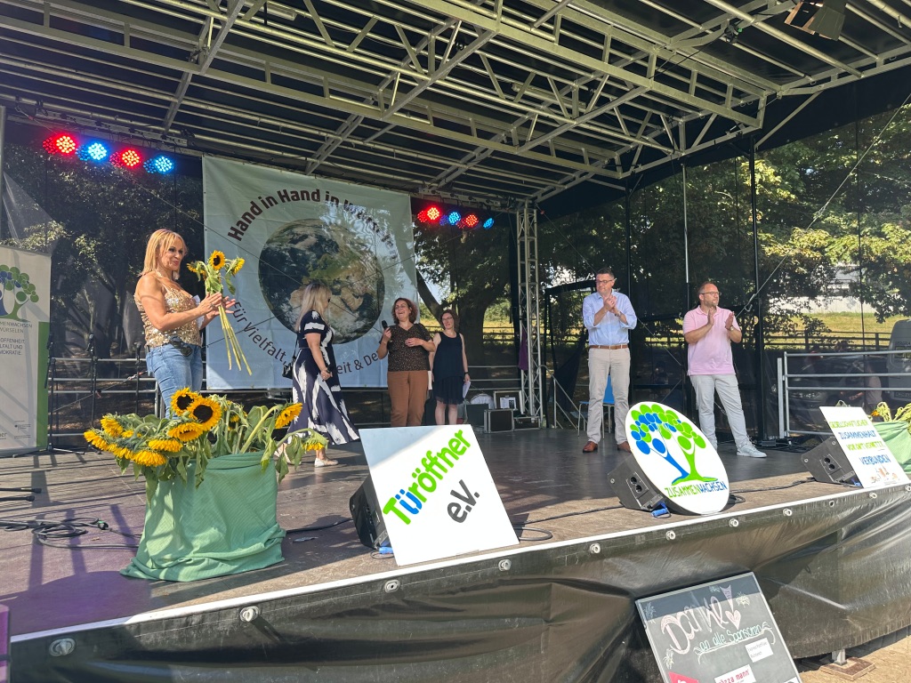 Die Bühne vom Tag der Kulturen trifft Familientag