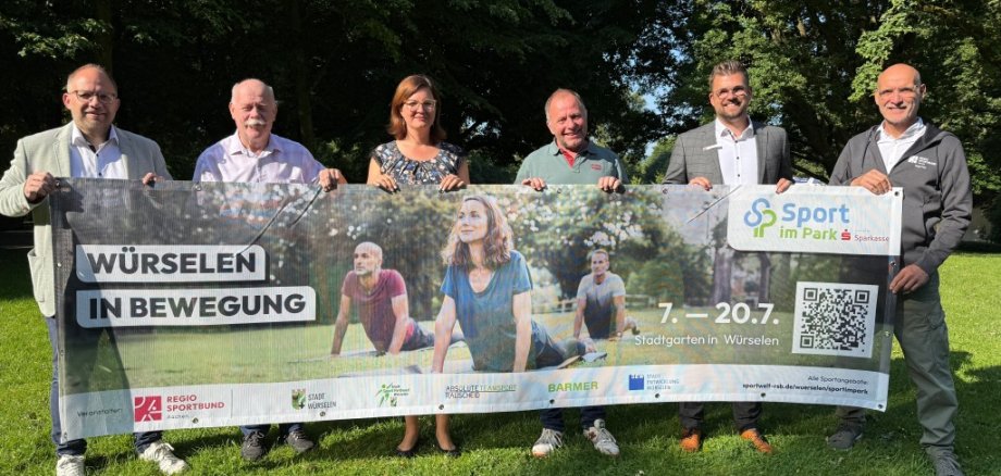 BU: Bürgermeister Roger Nießen, Vorsitzender des Stadtsportverbandes Würselen Hans-Josef Bülles, Geschäftsführerin der Barmer in Aachen Brigitte Jansen, Leiter des Sportamtes in Würselen Hans Brings, Leiter der Sparkassengeschäftsstelle in Würselen Oliver Tille und Geschäftsführer vom Regiosportbund Hugo Polz (v.l.).