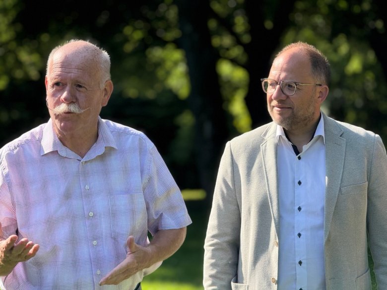 Hans-Josef Bülles und Roger Nießen im Gespräch.