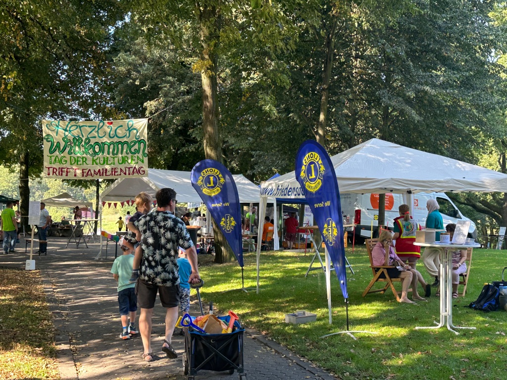Stadtgarten Fest mit Gästen.