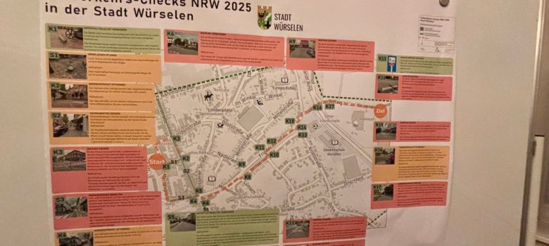 Eine Straßenkarte auf einer Pinnwand