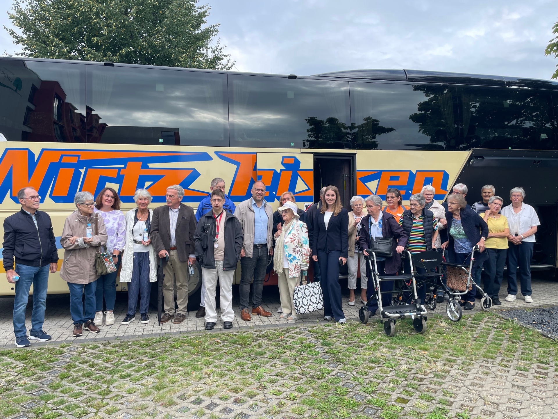 Alle Teilnehmer der geführten Bustour