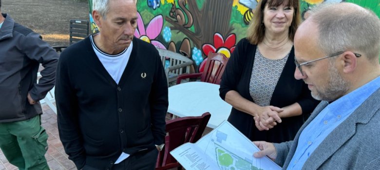 Ende September machte sich Bürgermeister Roger Nießen (3. v. l.) selbst ein Bild von den Arbeiten und bedankte sich bei allen Beteiligten.