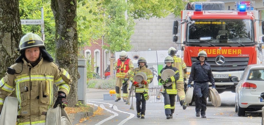 Feuerwehrleute bei Übung am Ravelsberg