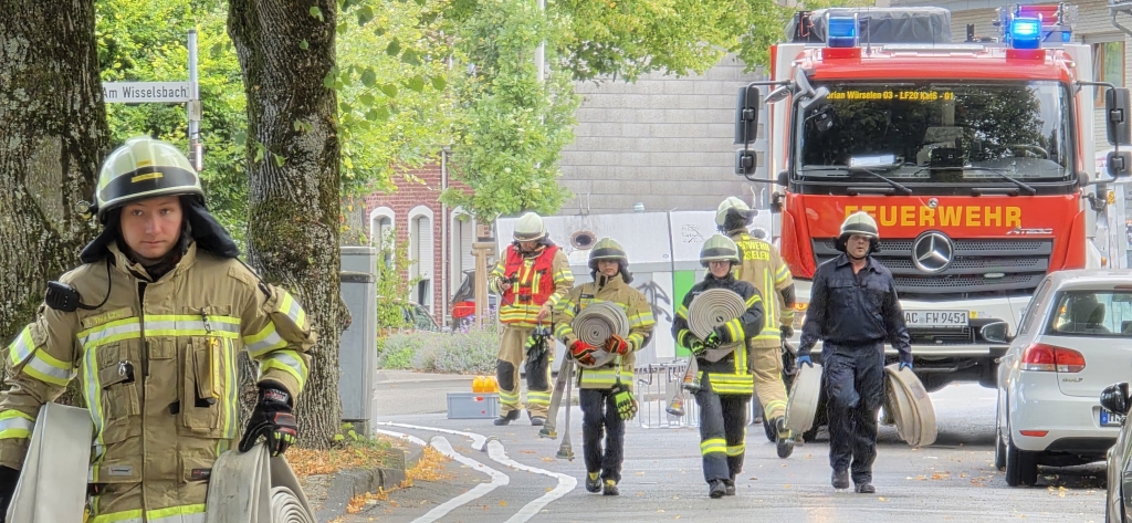 Feuerwehrleute bei Übung am Ravelsberg