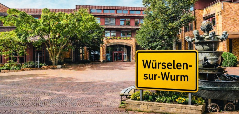 Morlaixplatz in Würselen mit neuem Schild.