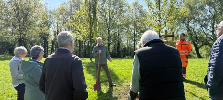 Josef Kaiser informiert über die Zitterpappel