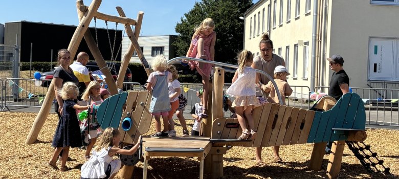 Neue Kinderspielfläche am Forschungsflugplatz Neue Kinderspielfläche am Forschungsflugplatz