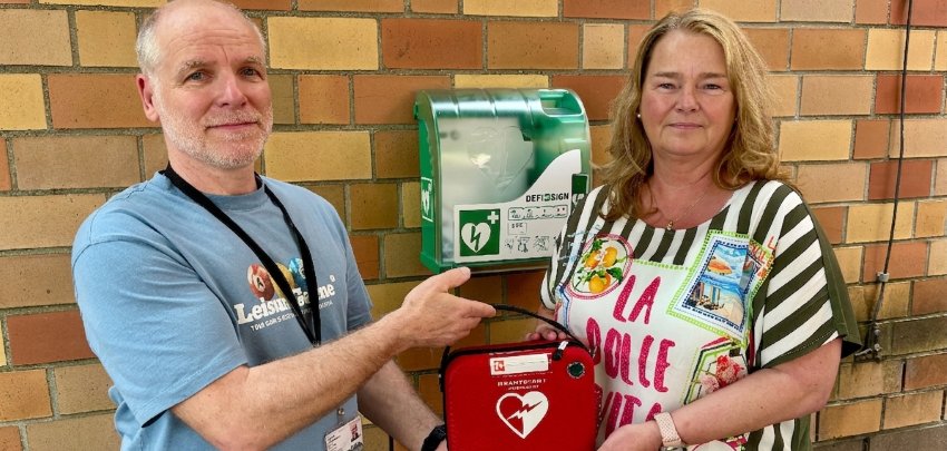 Stadt Würselen verlegt Defibrillator an die Rathaus-Außenfassade Stadt Würselen verlegt Defibrillator an die Rathaus-Außenfassade