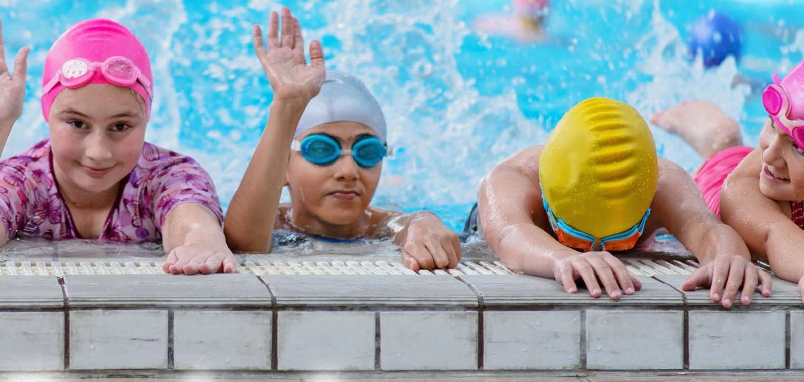 Es sind noch ein paar letzte Plätze für die Intensivschwimmkurse mit dem Abzeichen Bronze verfügbar.