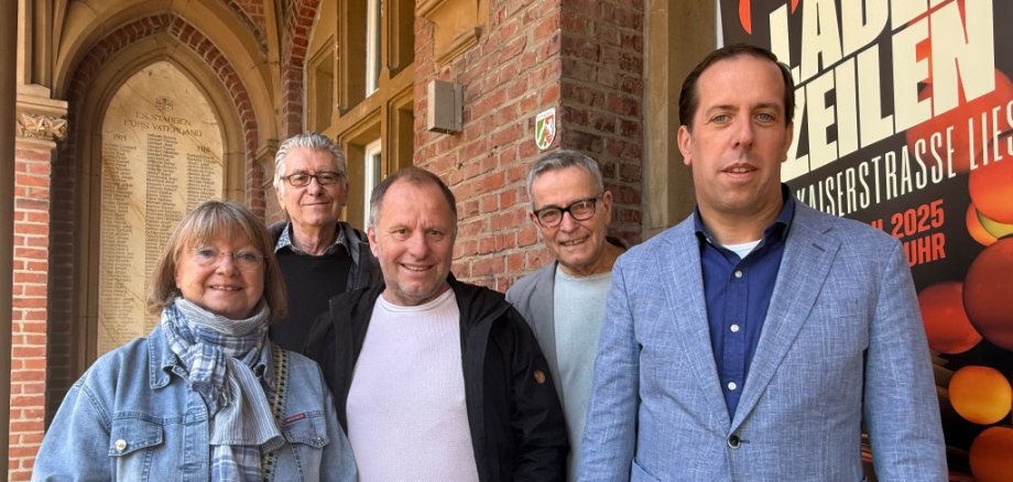 Christa Ross, Richard Mariaux, Hans Brings, Christoph Leisten und der Erste Beigeordnete der Stadt Würselen Marius Claßen (v.l.) bei der Pressekonferenz.