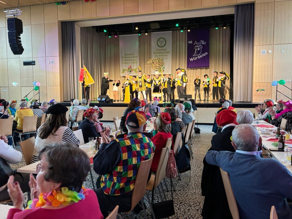 Gemeinsam feiern, schunkeln und lachen – begleiten Sie uns durch die Fotogalerie des Seniorenkarnevals und erleben Sie die schönsten Momente des Nachmittags.