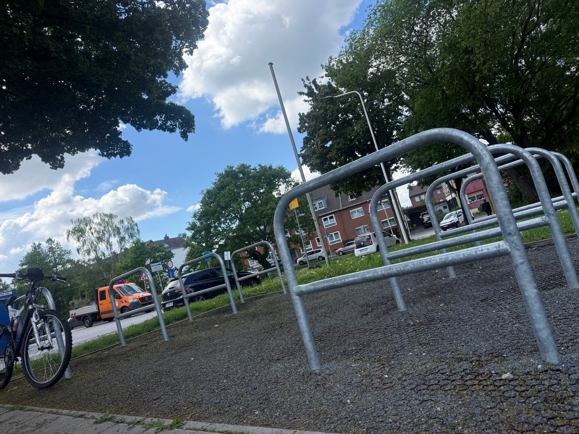 Neue Fahrradstellplätze an der Gesamtschule Würselen.